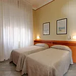 Hotel Ravenna מלון 3*