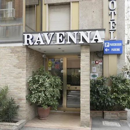 Hotel Ravenna מלון 3*
