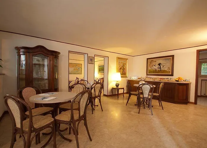 Otel Hotel Ravenna 3*